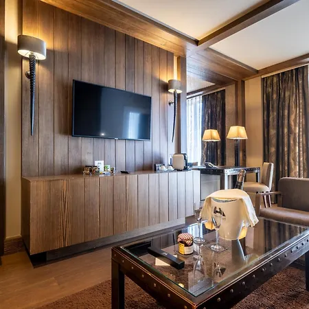 Hotel Val De Neu G.l. 5*