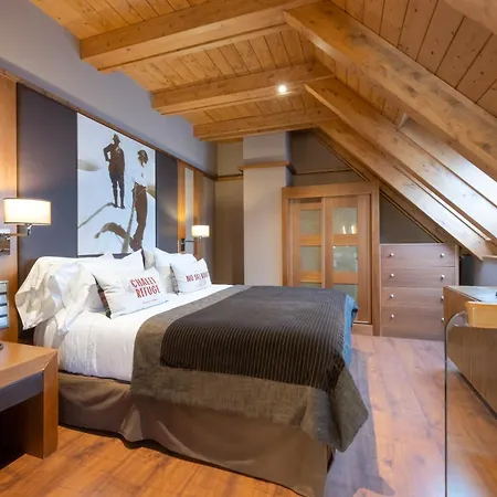 Hotel Val De Neu G.l.