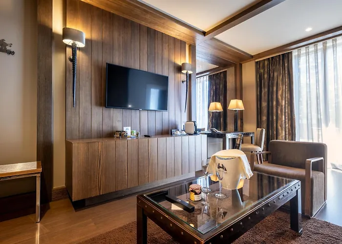 Hotel Val De Neu G.l. 5*